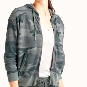 splendid camo top